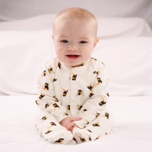 Fred & Noah Bee print cotton sleepsuit